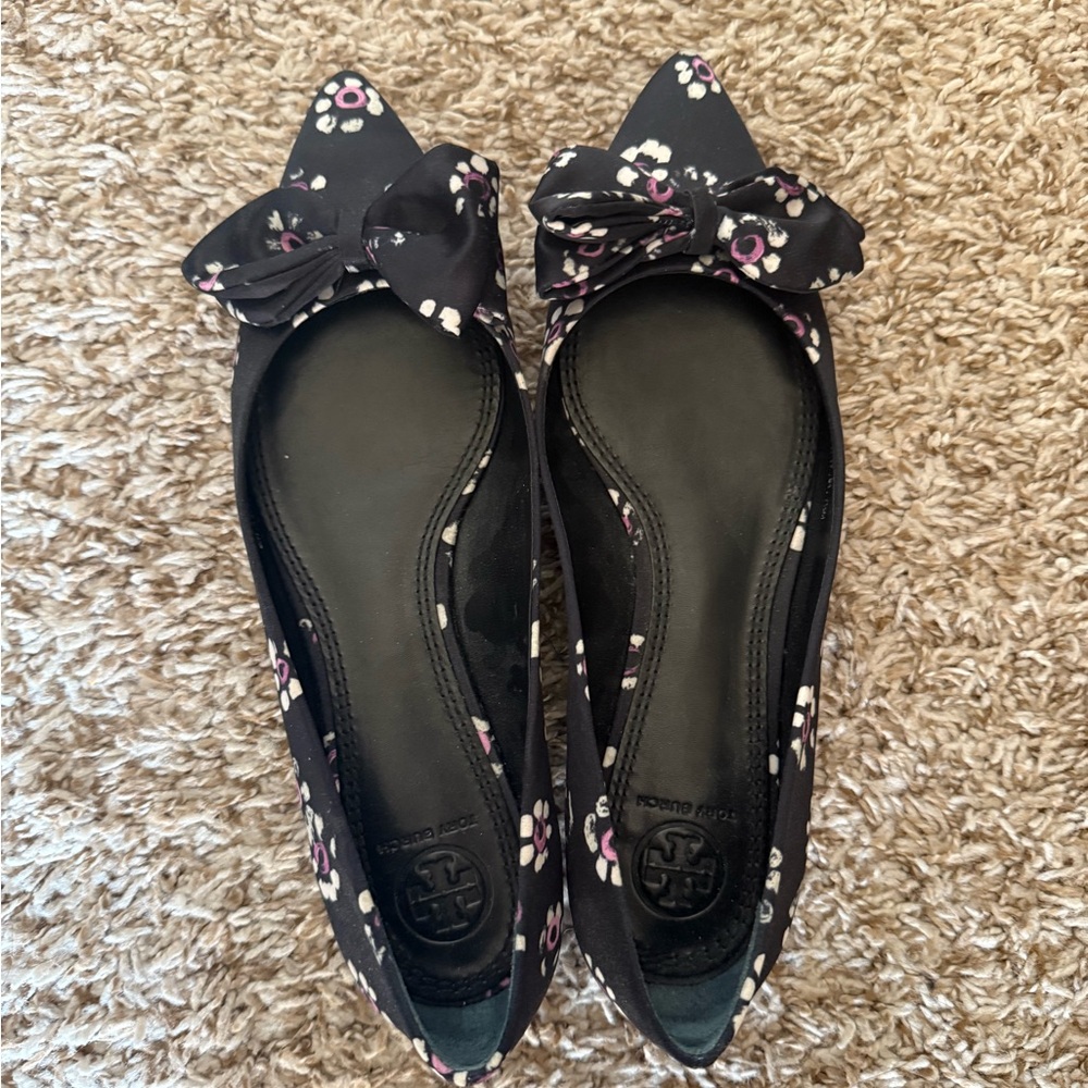Tory Burch Navy and Pink Flats
